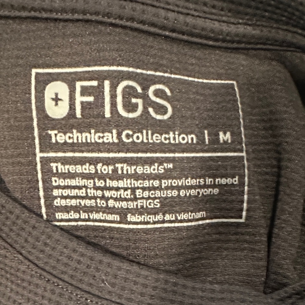 Set of 4 Figs Black and Grey Underscrub Longsleeve Shirts - Picture 7 of 13